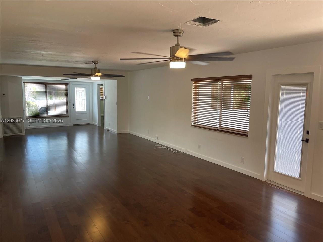 1230 Hollywood Blvd - Photo 3 of 10
