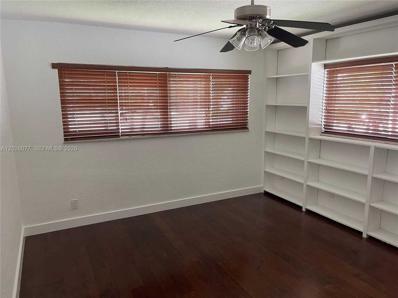 1230 Hollywood Blvd - Photo 5 of 10