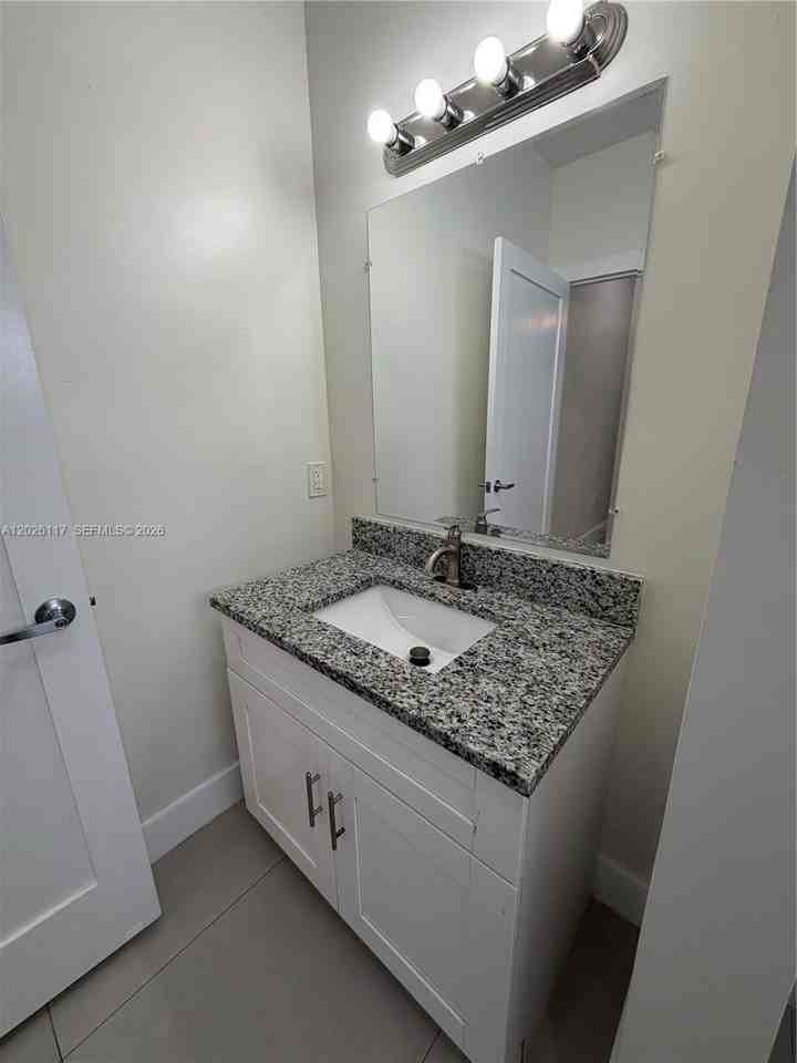 2425 Nw 24th Ave #103 - Photo 7 of 12