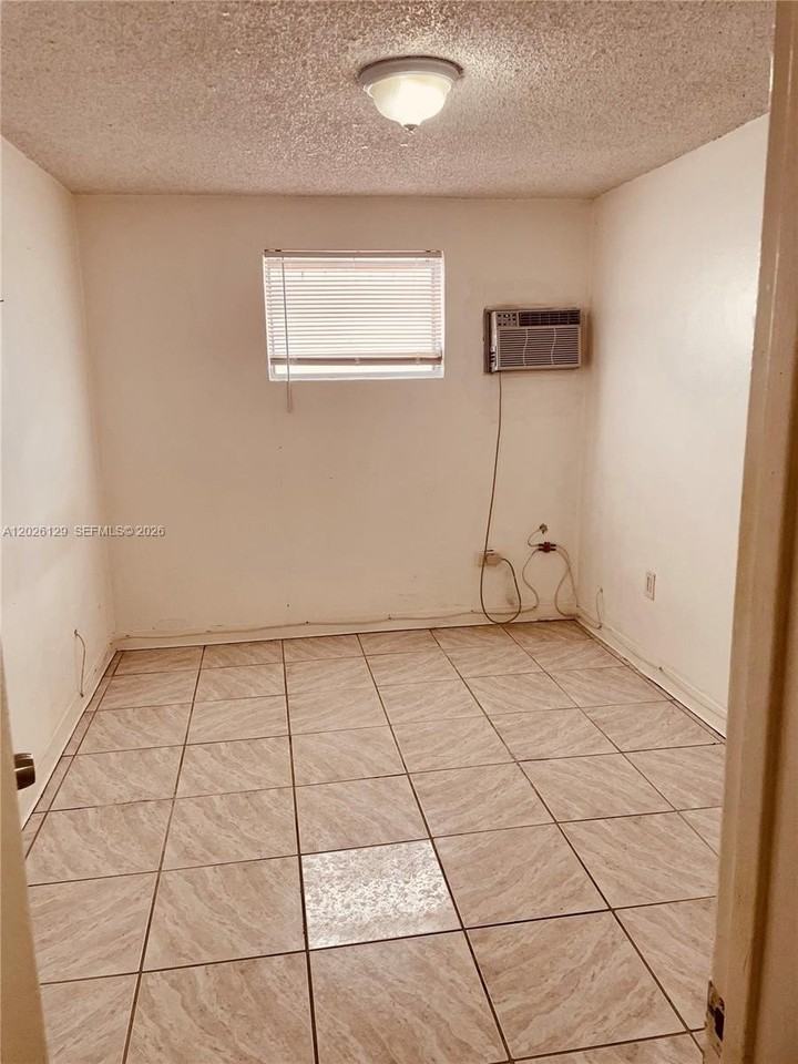 1445 Nw 16th Ave #1447 - Photo 5 of 9