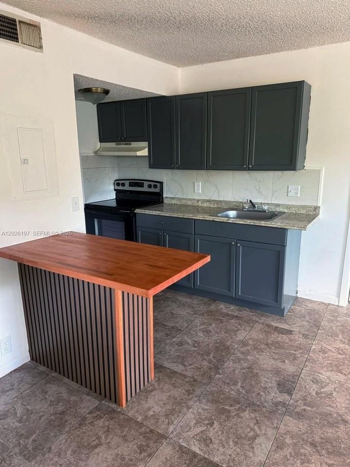 2070 Nw 43rd Ter #6 - Photo 2 of 9