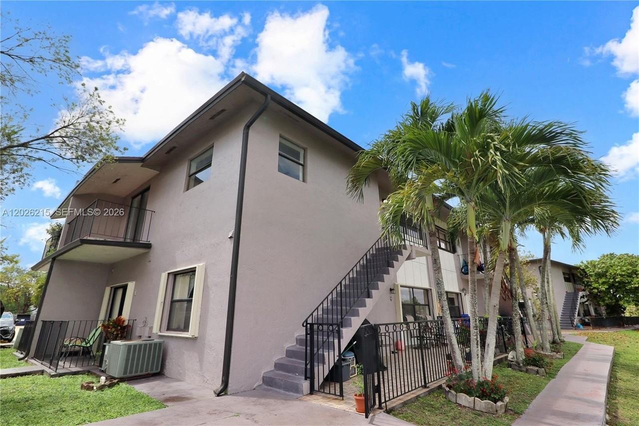 13371 Sw 17th Ln #2-8 - Photo 3 of 22