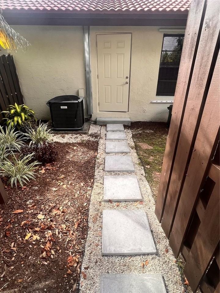 13328 Sw 65th Ln #0 - Photo 5 of 11
