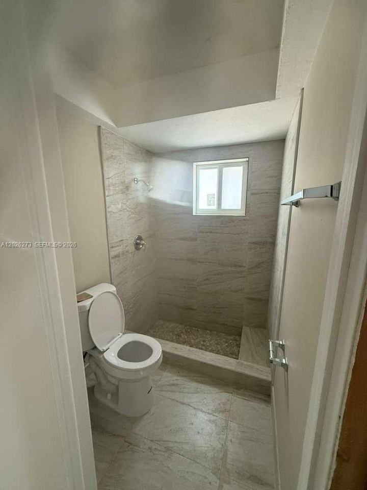 3850 Sw 59th Ter - Photo 3 of 4