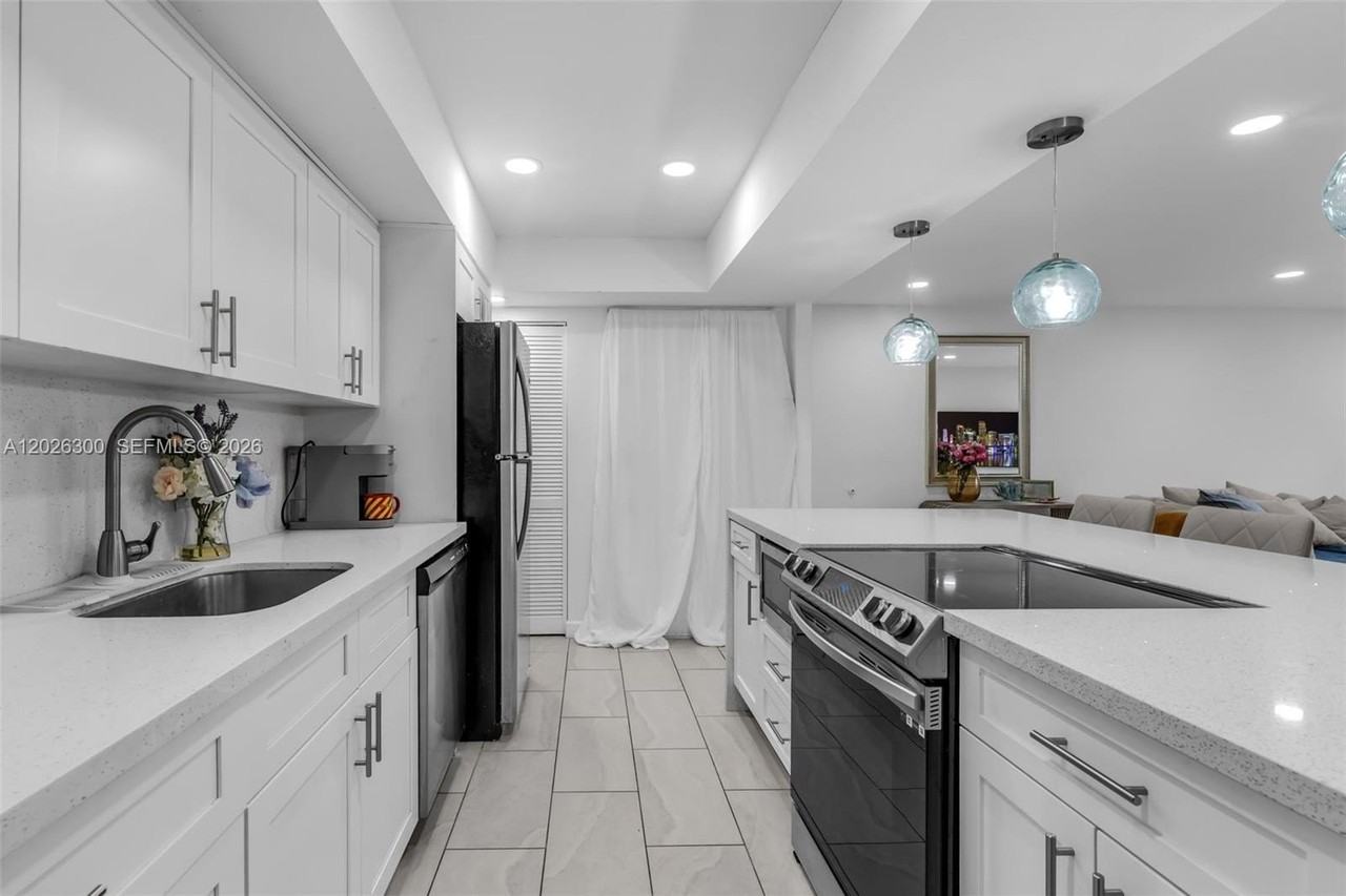 7765 Sw 86th St - Photo 6 of 34