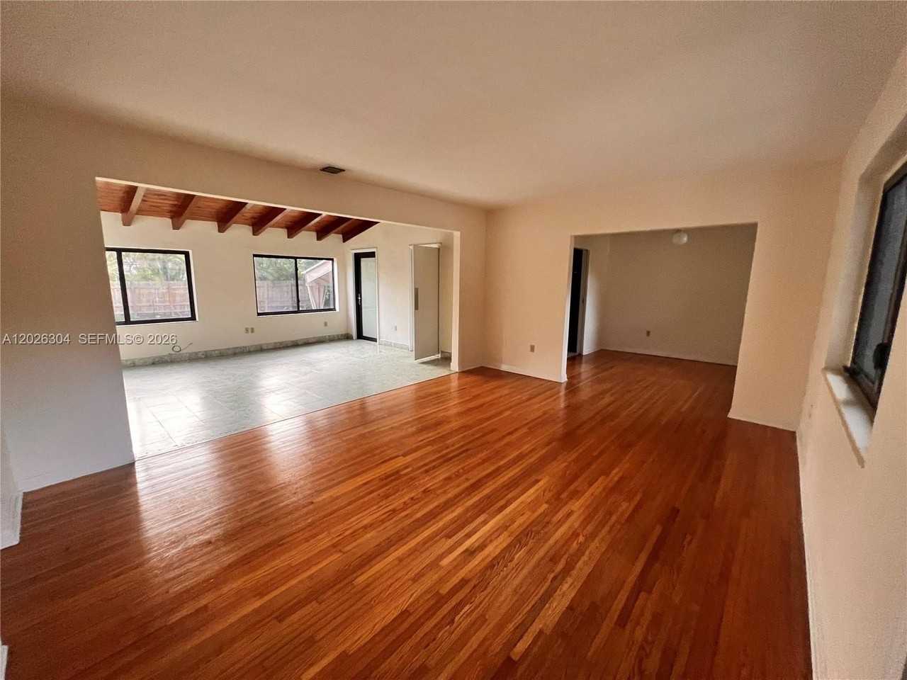 3240 Sw 57th Ave #0 - Photo 3 of 21