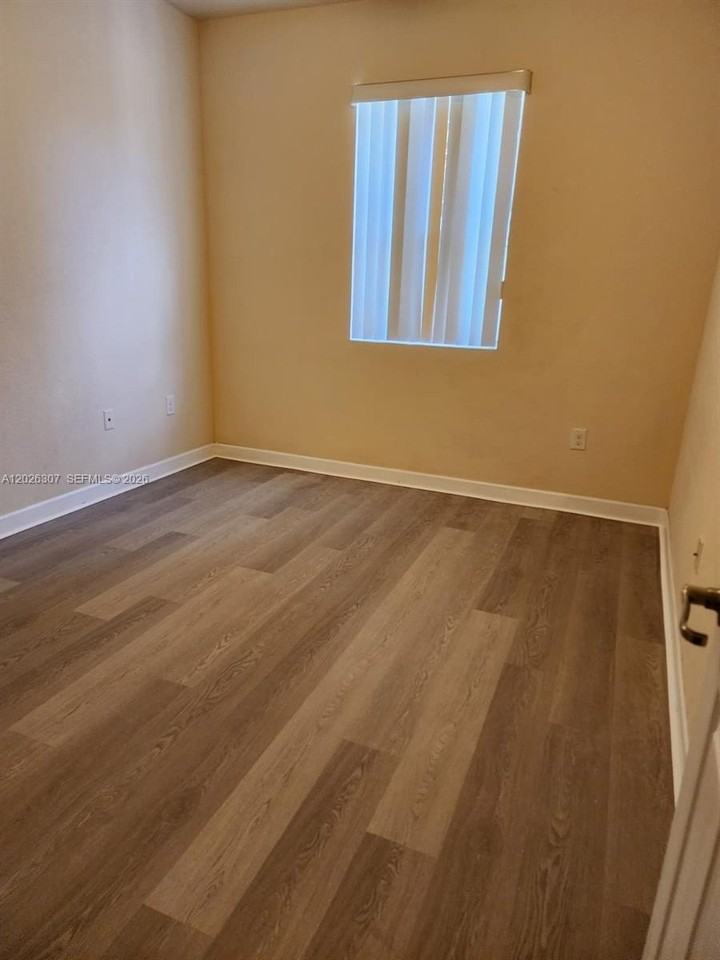 17009 Sw 94th Ter - Photo 6 of 9