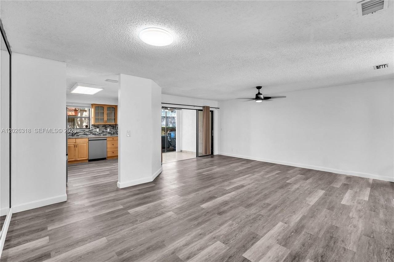 3405 Emerald Oaks Dr #00 - Photo 3 of 18