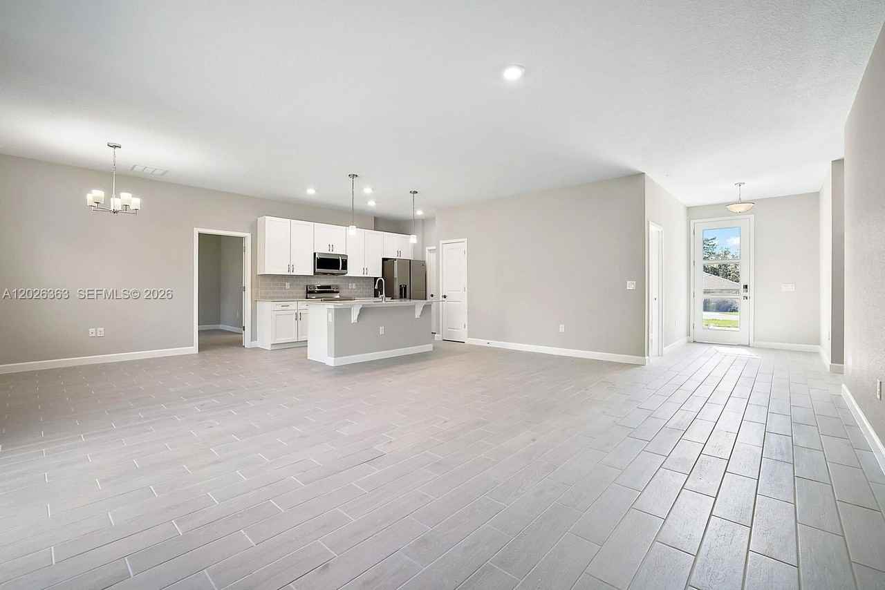 885 Talmadge Ave Se - Photo 5 of 24