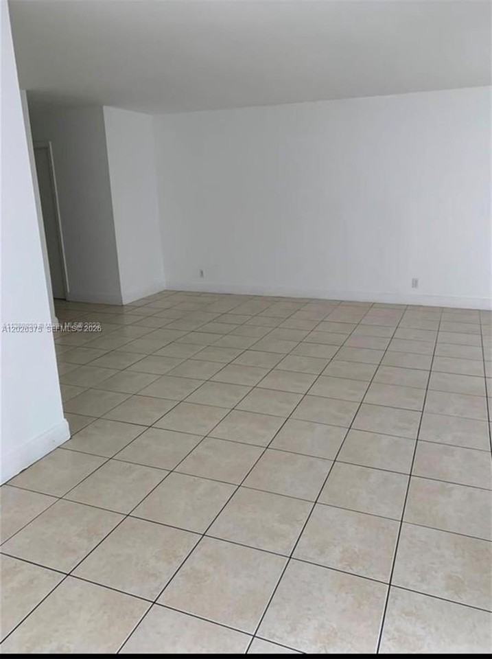 18101 Nw 68th Ave #D202 - Photo 3 of 10