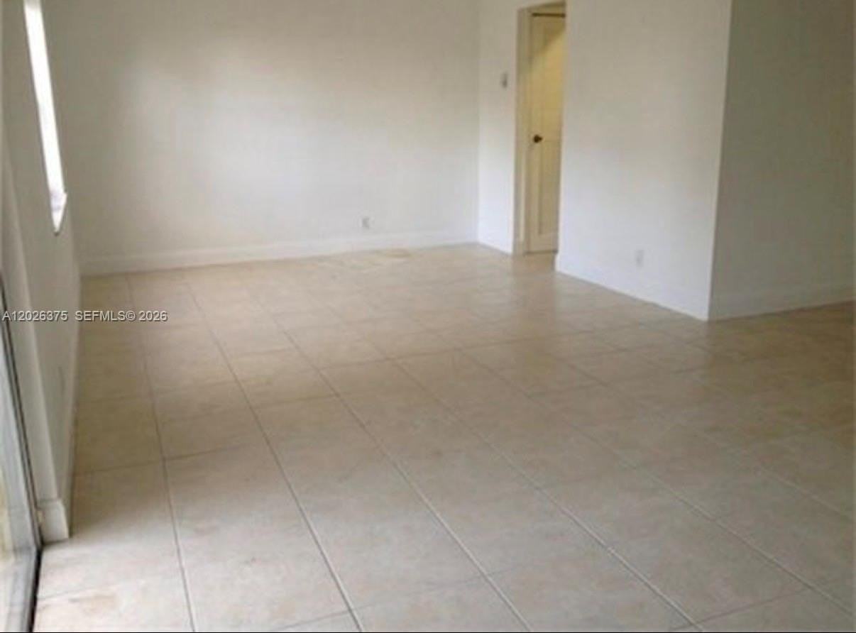 18101 Nw 68th Ave #D202 - Photo 6 of 10
