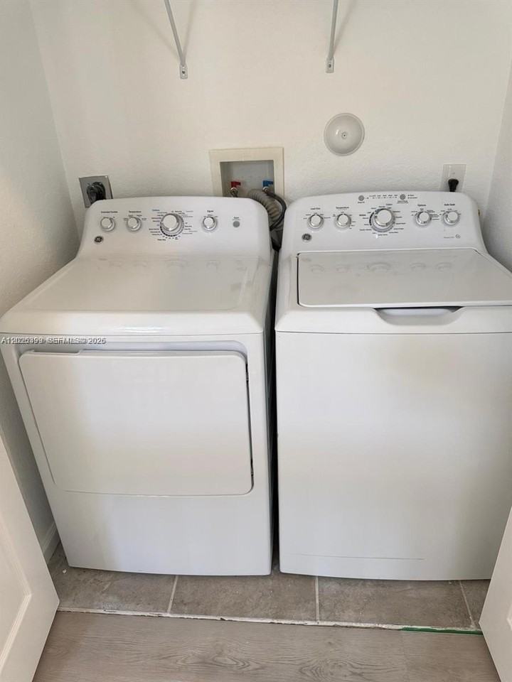 156 Ne 24th Ave - Photo 6 of 25