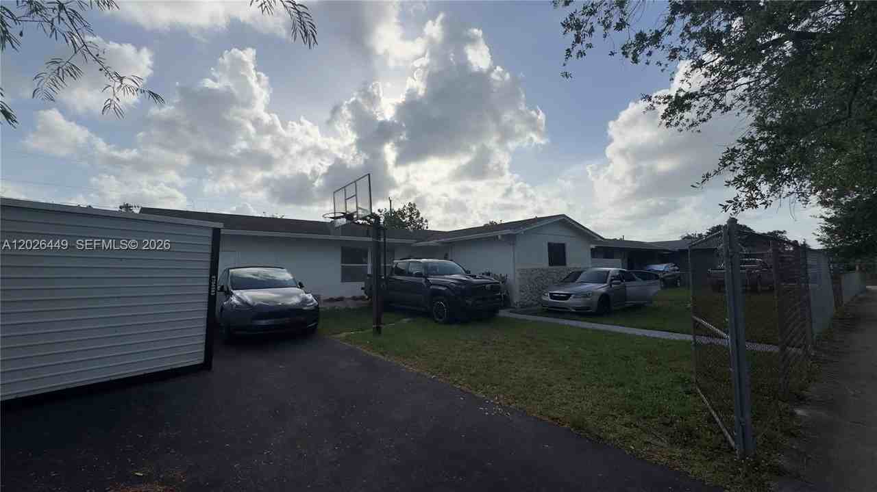 20520 Sw 117th Ave #0 - Photo 3 of 6