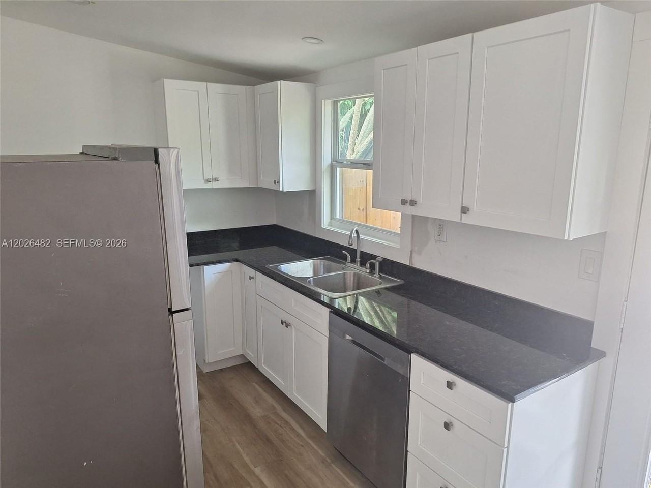 1121 Ne 1st Ave #2 - Photo 2 of 21