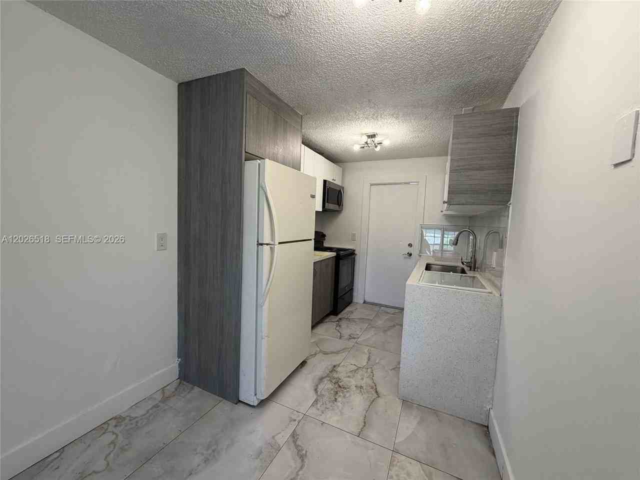 5911 Nw 19th Ct #11 - Photo 5 of 20