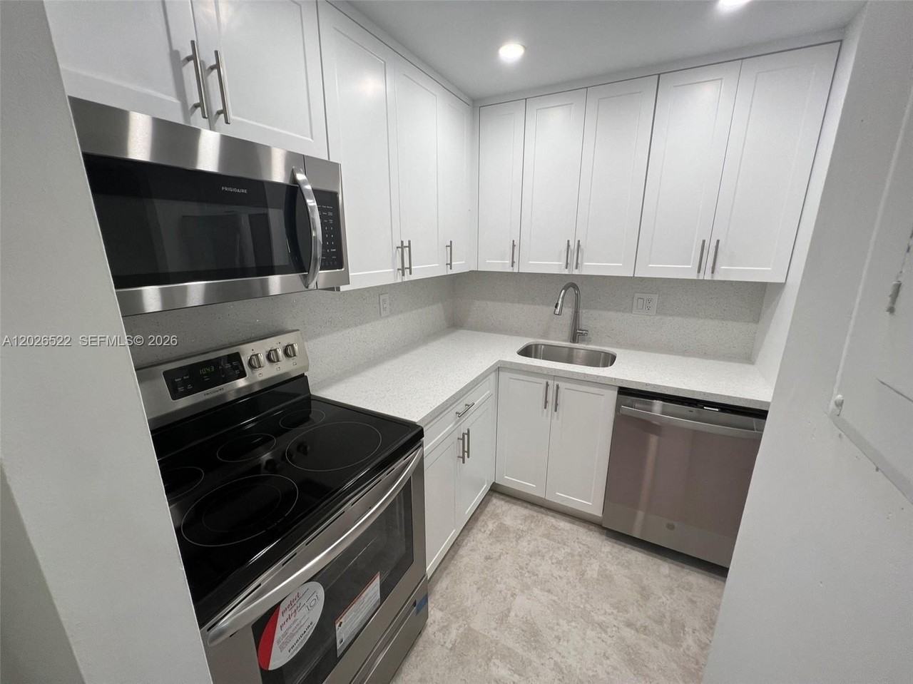 10415 N Kendall Dr #B113 - Photo 2 of 14
