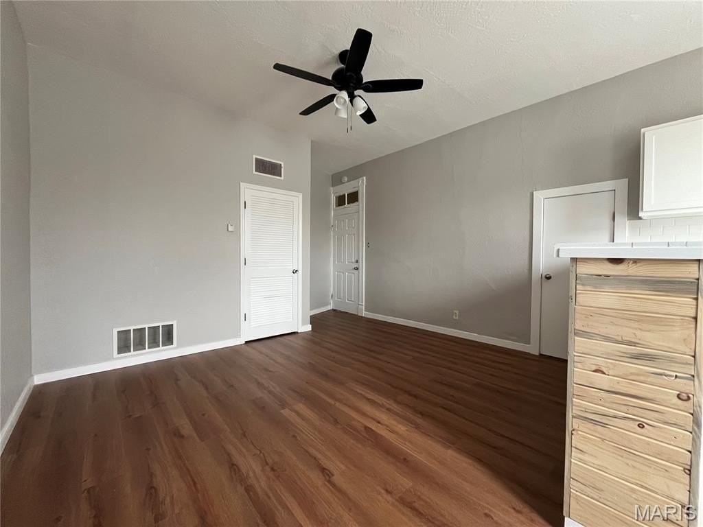 224 W Saint Louis St #B - Photo 4 of 9