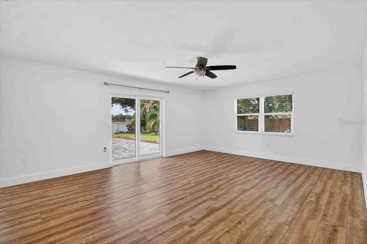 4230 Shady Oaks Ct - Photo 7 of 36
