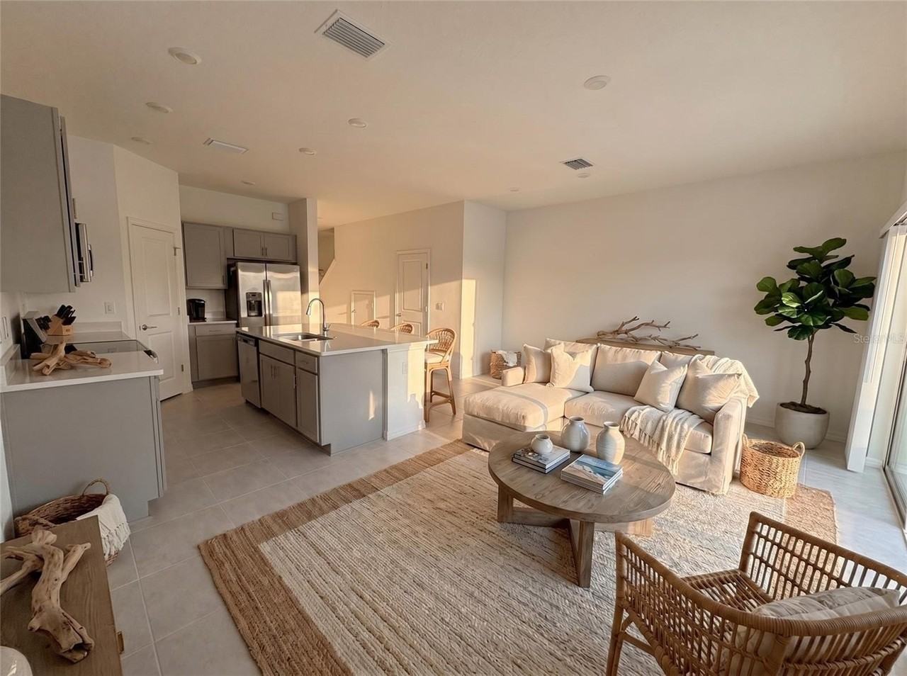 15196 Cuzcorro Ct - Photo 3 of 20