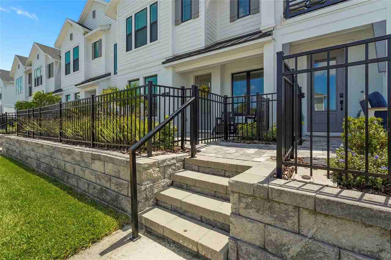 1603 Springwell Ln - Photo 2 of 36
