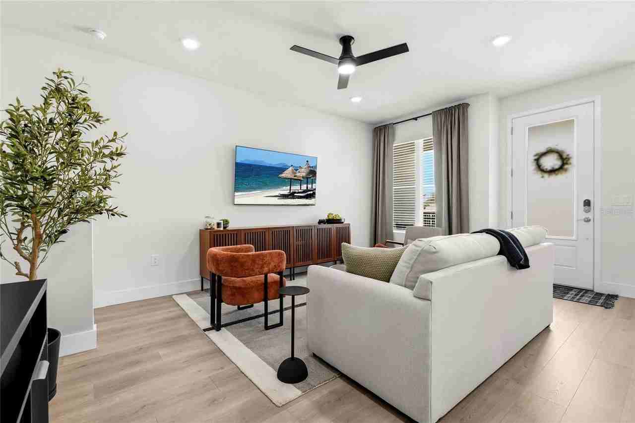 1603 Springwell Ln - Photo 5 of 36