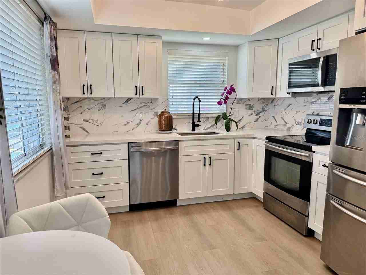 5440 Riverbluff Cir #87 - Photo 3 of 24