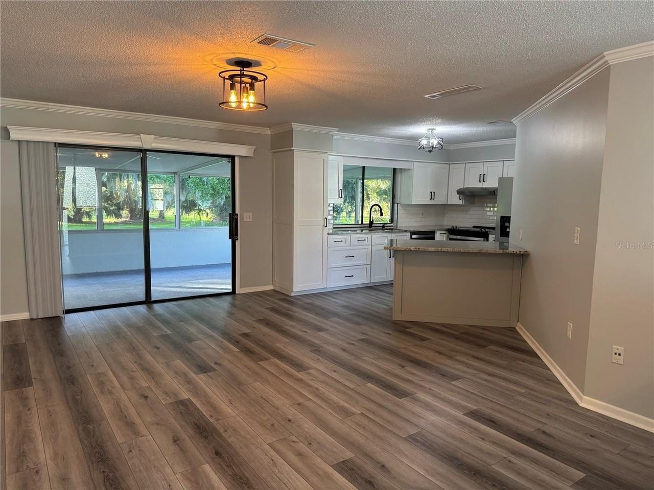 16 Courtney Pl - Photo 7 of 50