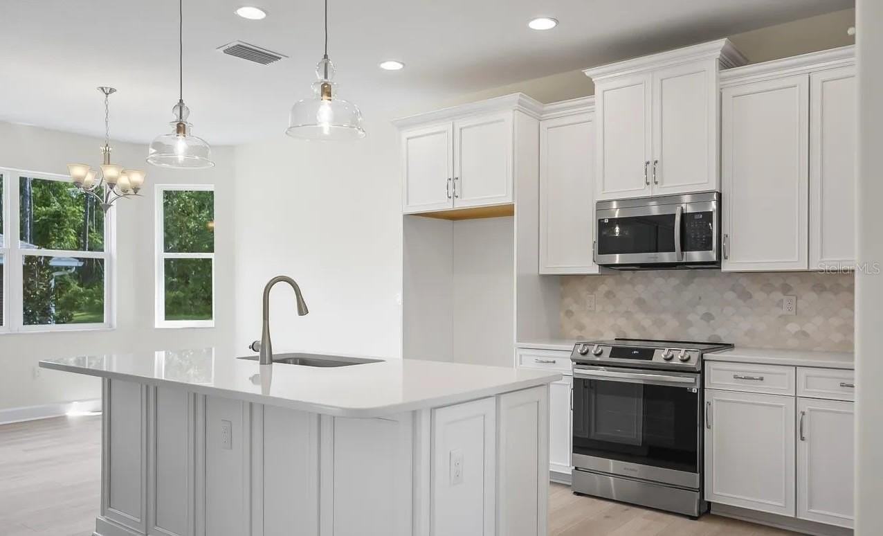 8 Kaiser Pl - Photo 7 of 36