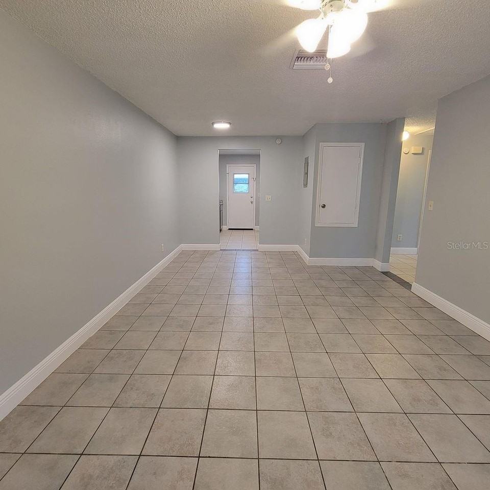 784 E Anderson Rd - Photo 4 of 24