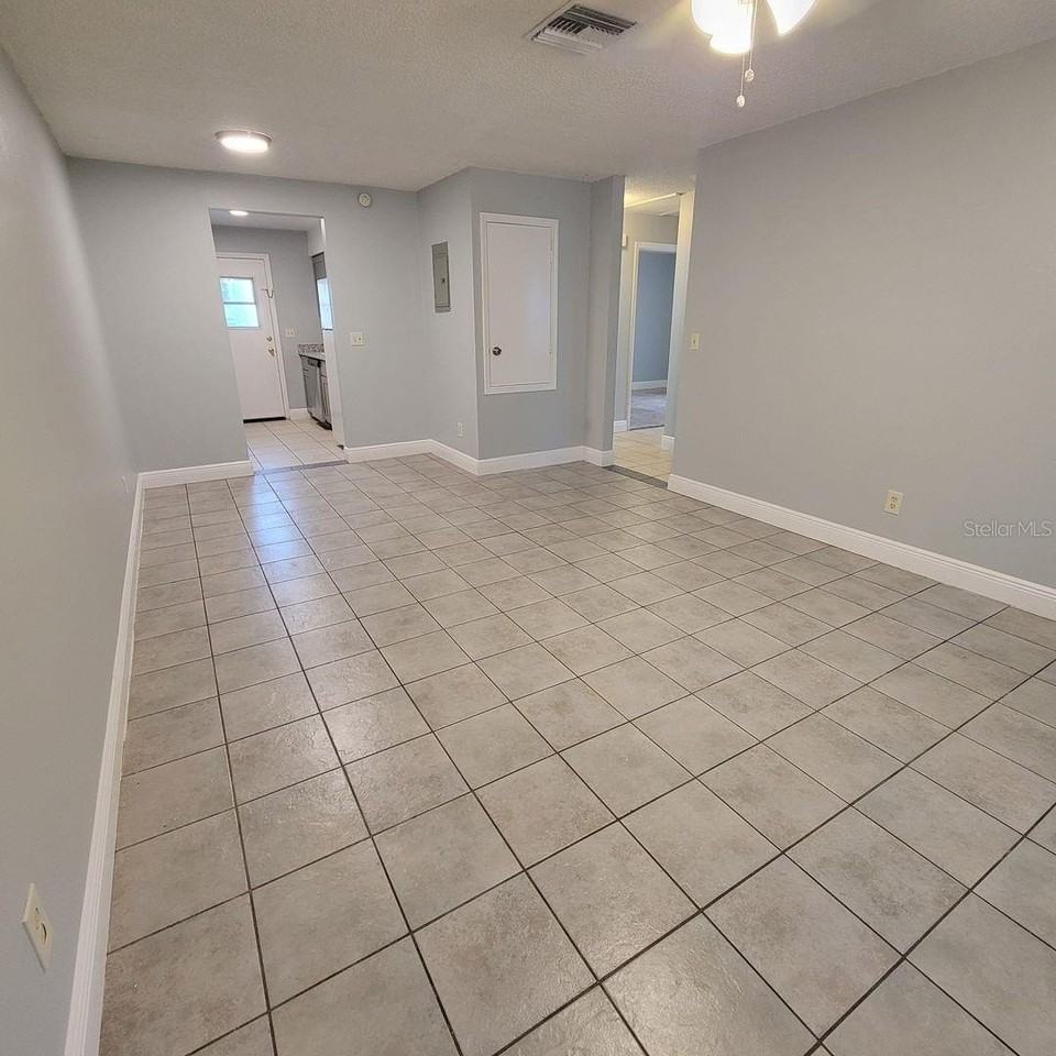 784 E Anderson Rd - Photo 5 of 24