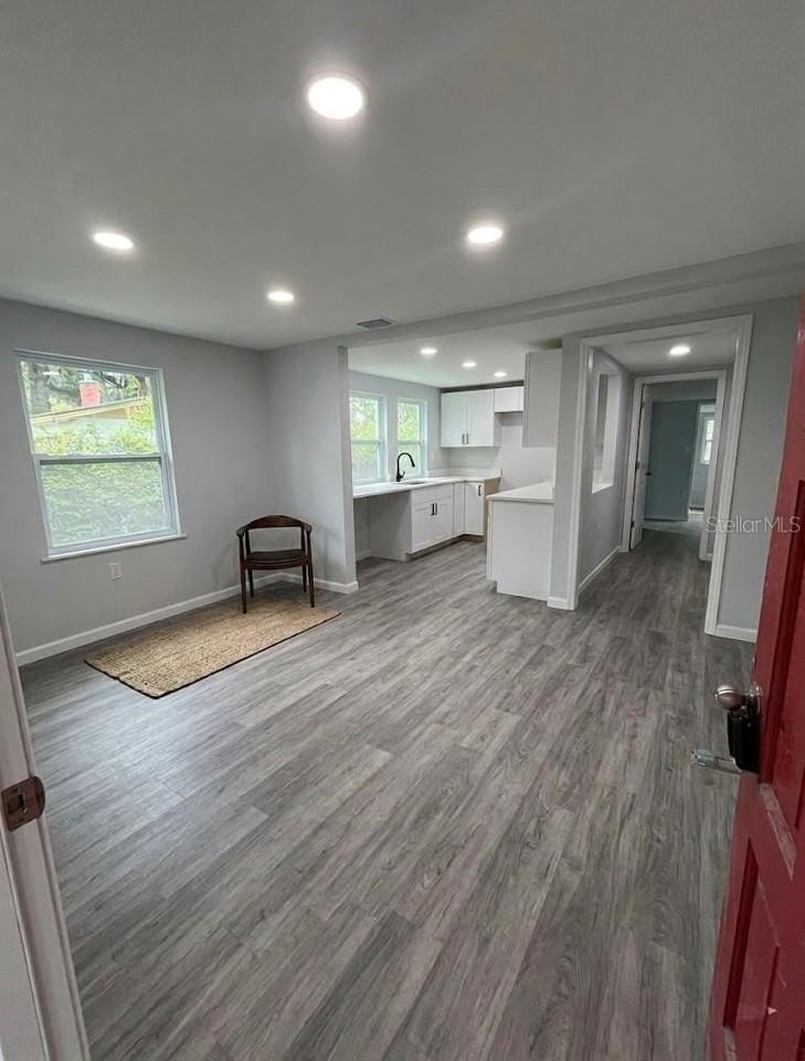 407 Ne 19th Dr - Photo 5 of 9
