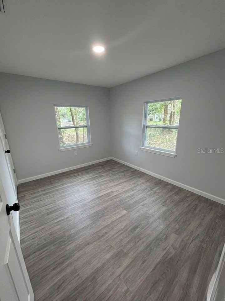 407 Ne 19th Dr - Photo 7 of 9