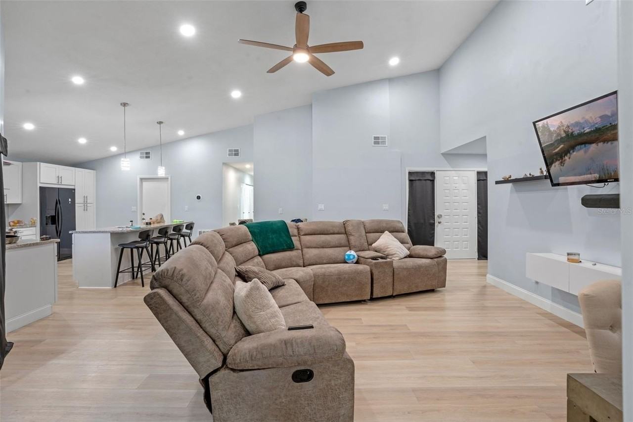 2656 Autumn Green Dr - Photo 5 of 41