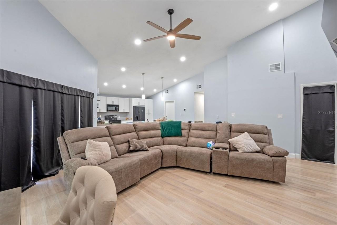 2656 Autumn Green Dr - Photo 6 of 41