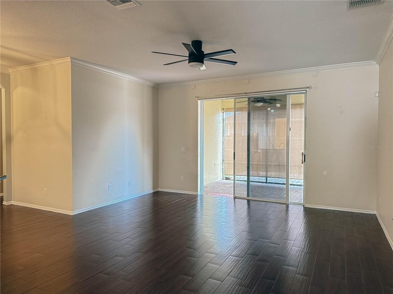 1042 Drift Creek Cv - Photo 4 of 19