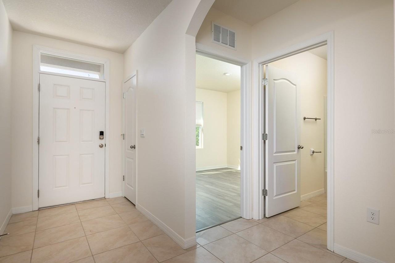3330 Eastgrove Ter - Photo 4 of 29