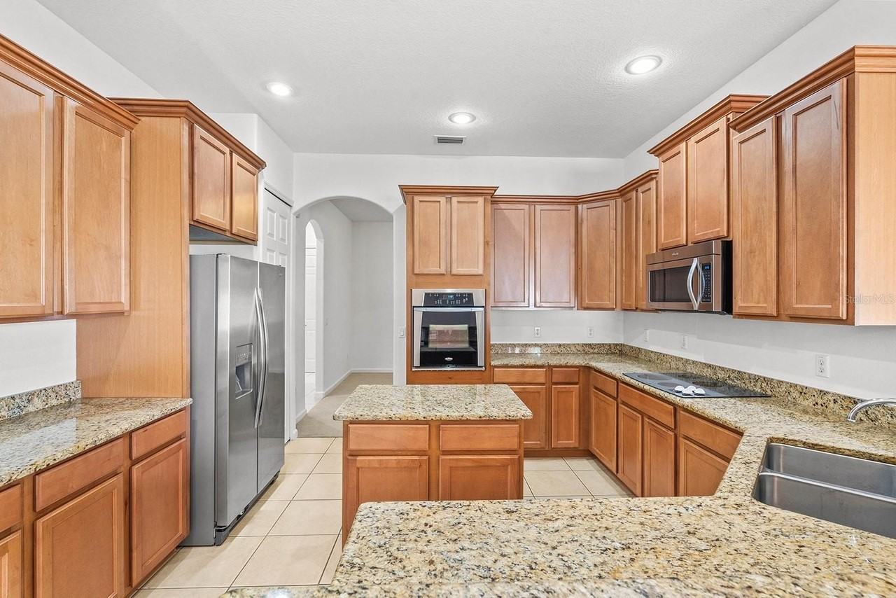 3877 Shoreview Dr - Photo 4 of 37