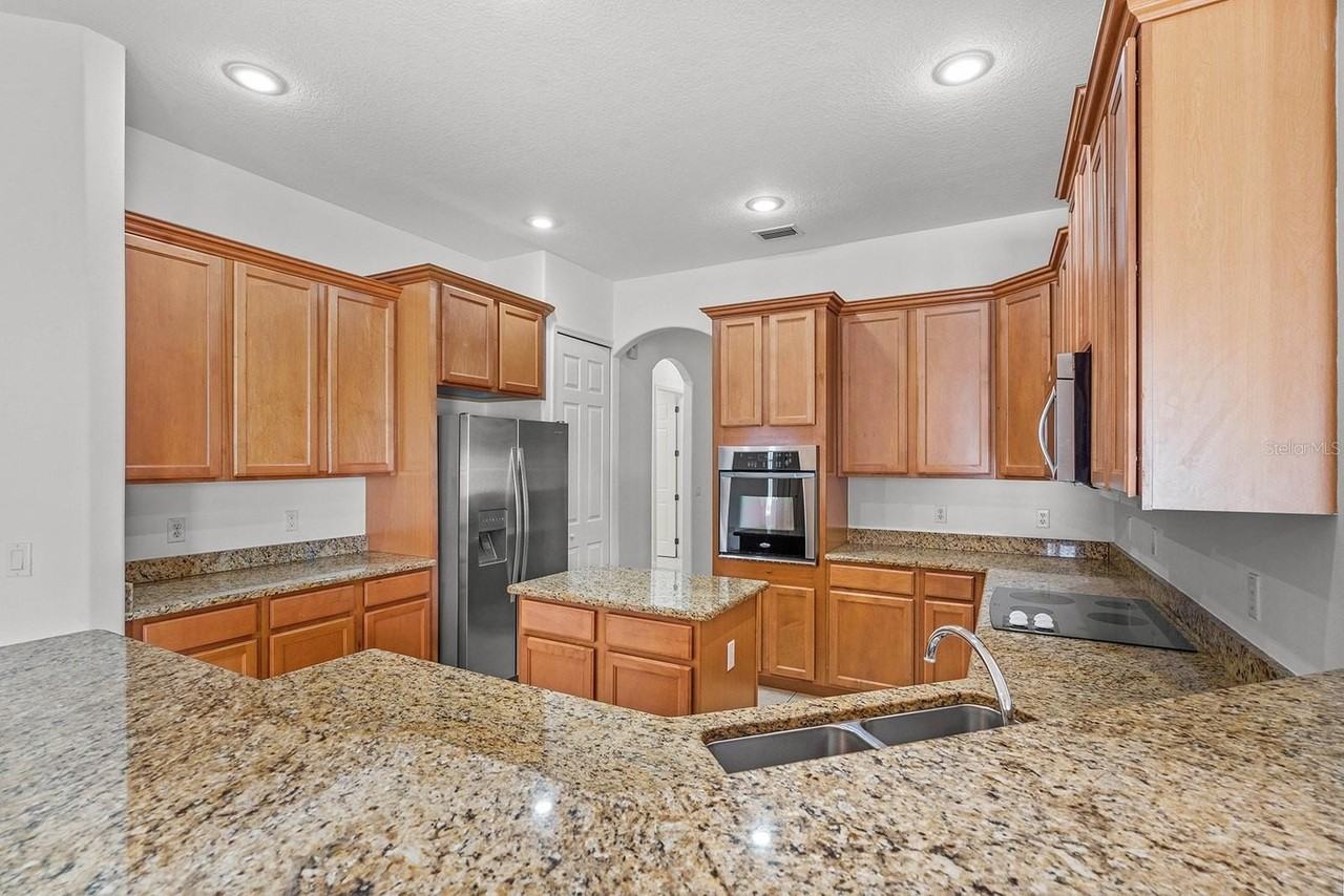 3877 Shoreview Dr - Photo 6 of 37