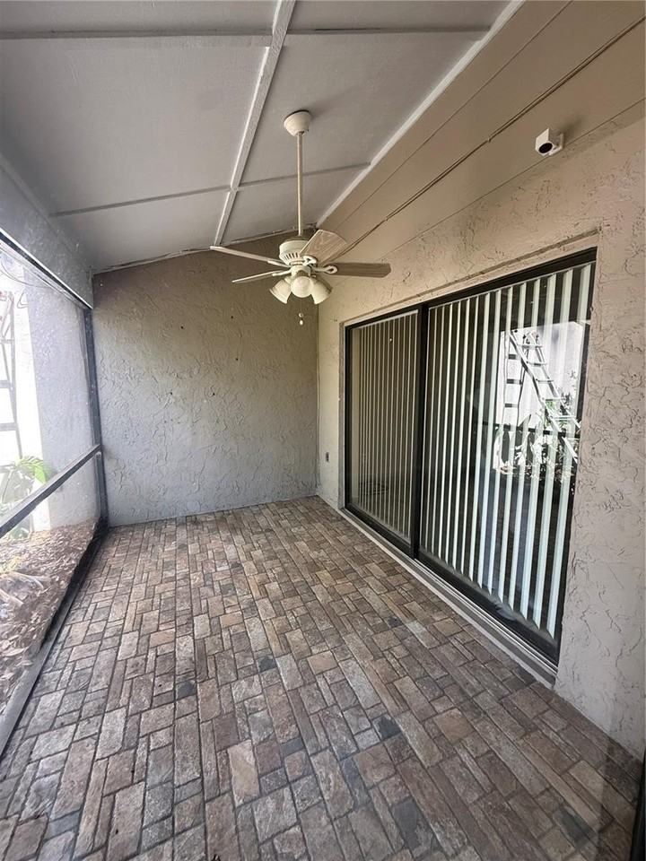 442 Meadowood Blvd - Photo 6 of 27