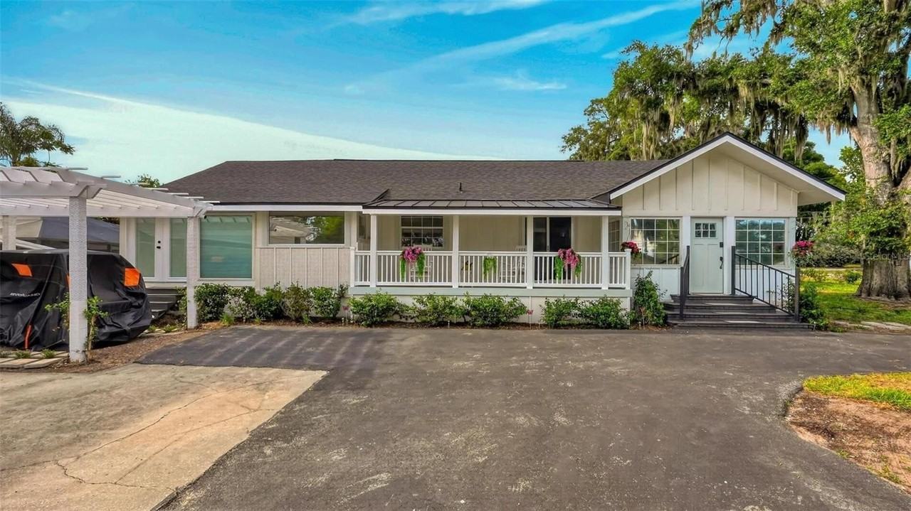 1099 Grove Ave - Photo 2 of 50