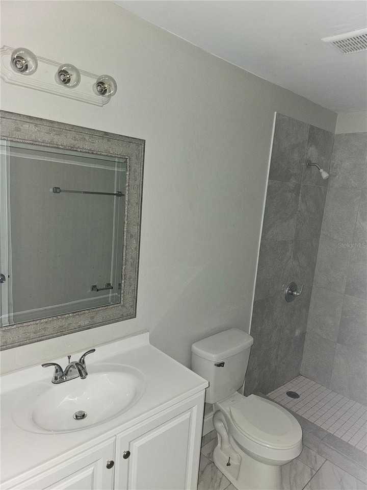 1013 Beecher St #1 - Photo 6 of 12