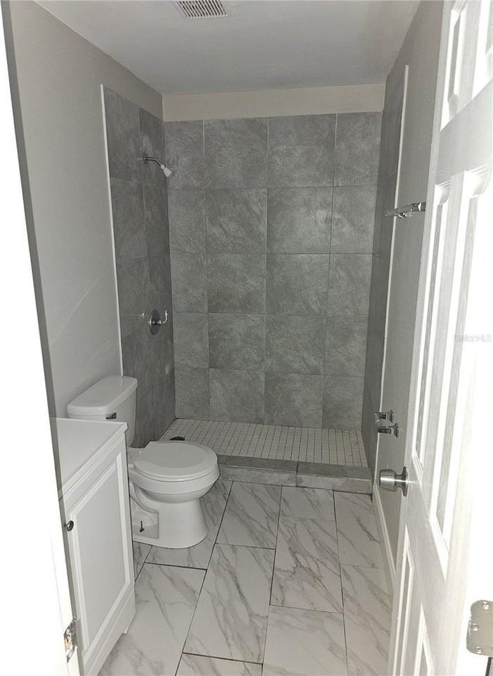 1013 Beecher St #1 - Photo 7 of 12