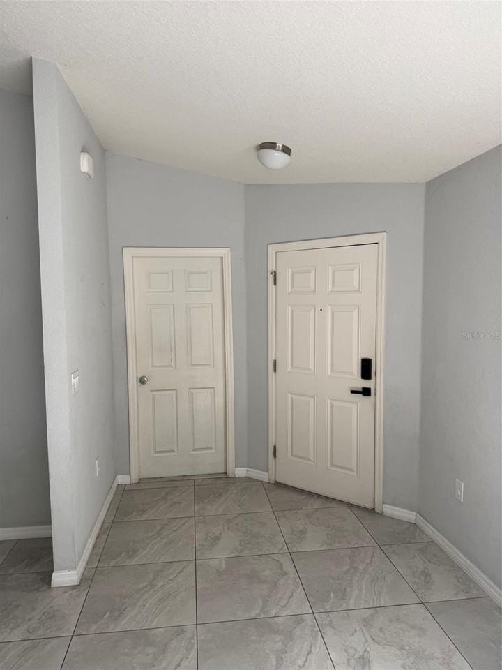 2671 Sanderling St - Photo 3 of 21