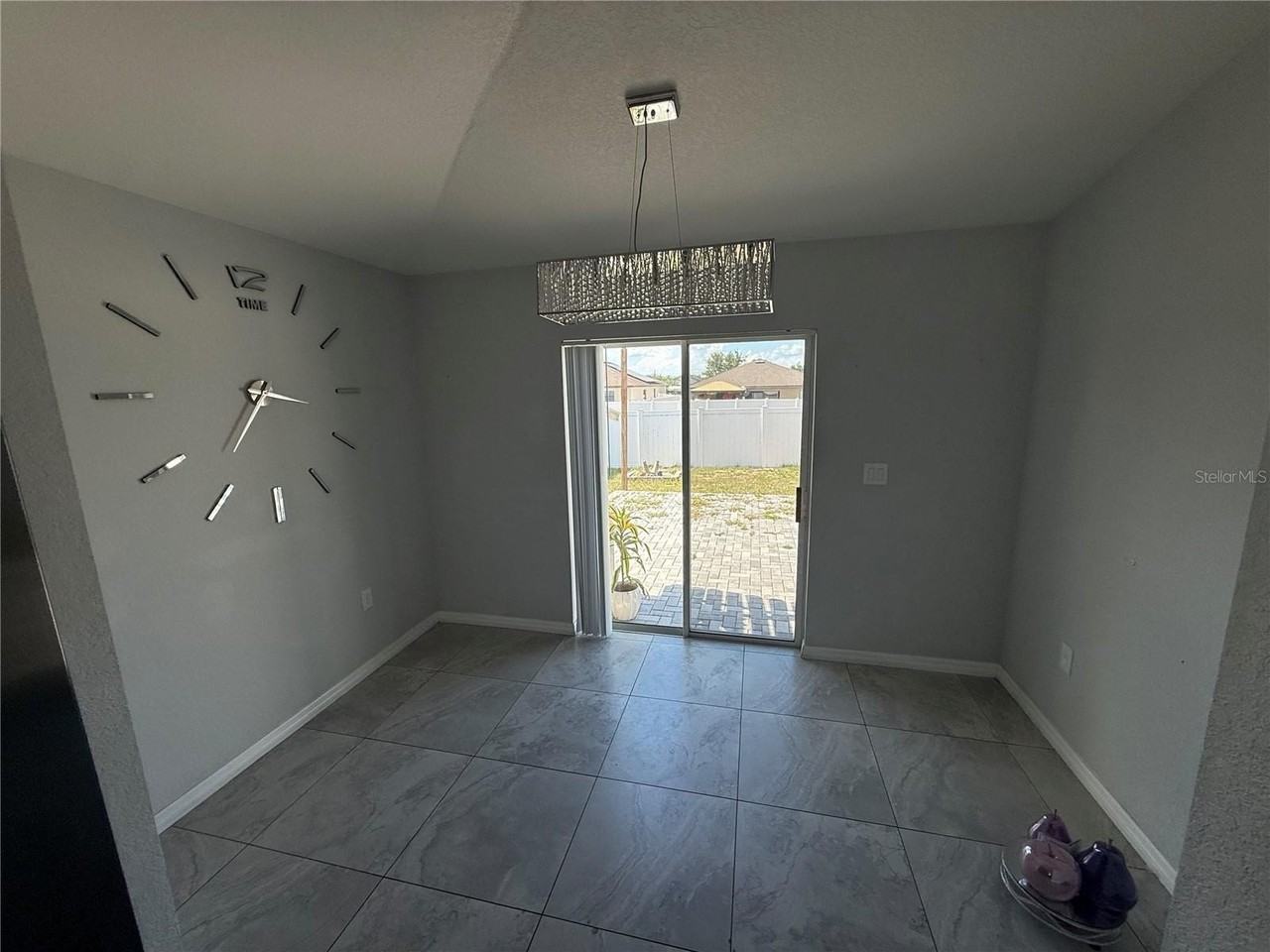 2671 Sanderling St - Photo 7 of 21
