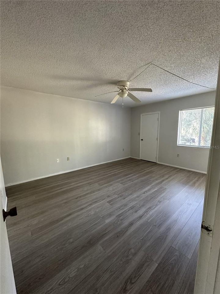 112 Cypress Ct #112 - Photo 4 of 8