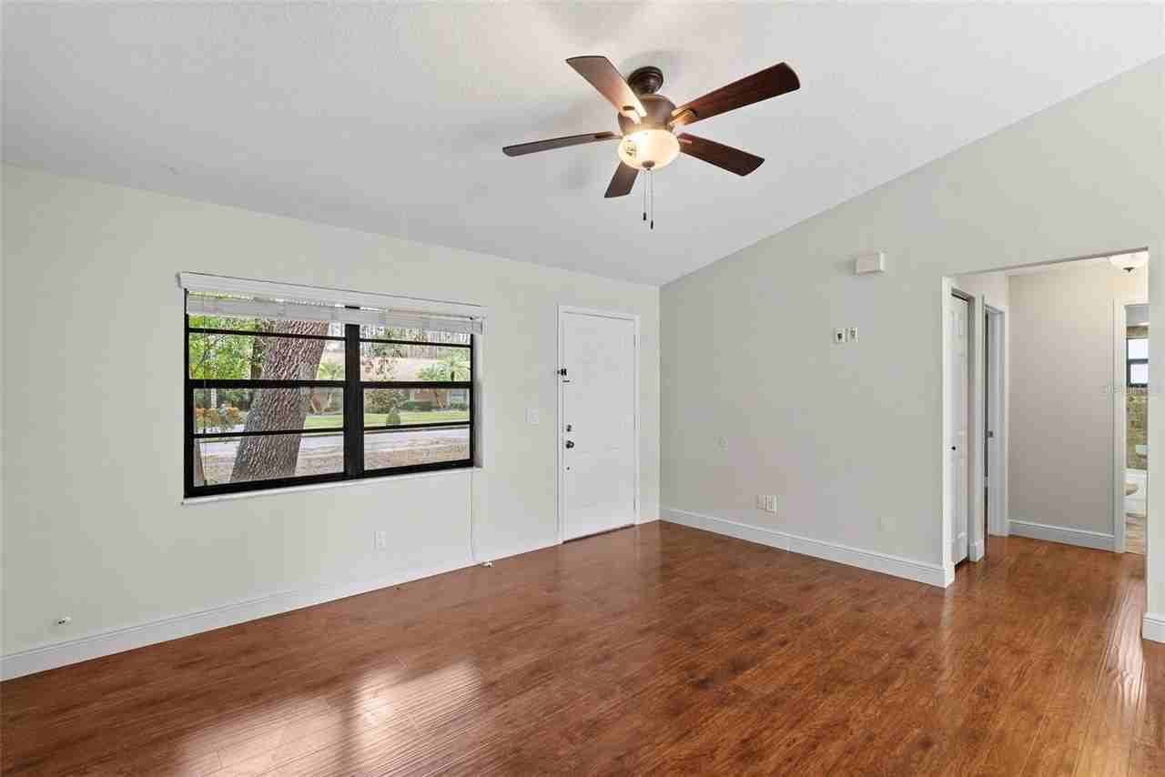 723 Pent St - Photo 5 of 50
