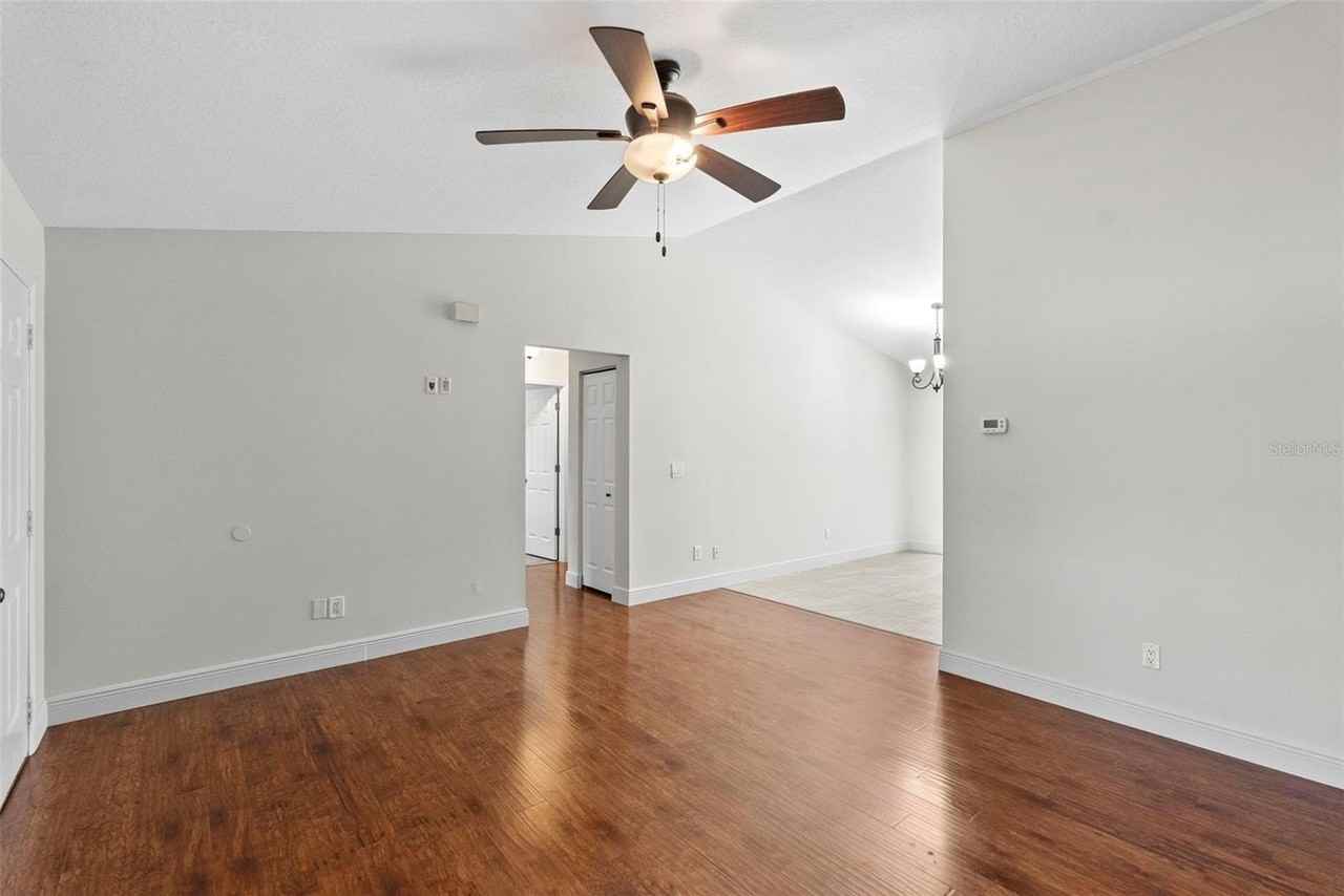 723 Pent St - Photo 6 of 50
