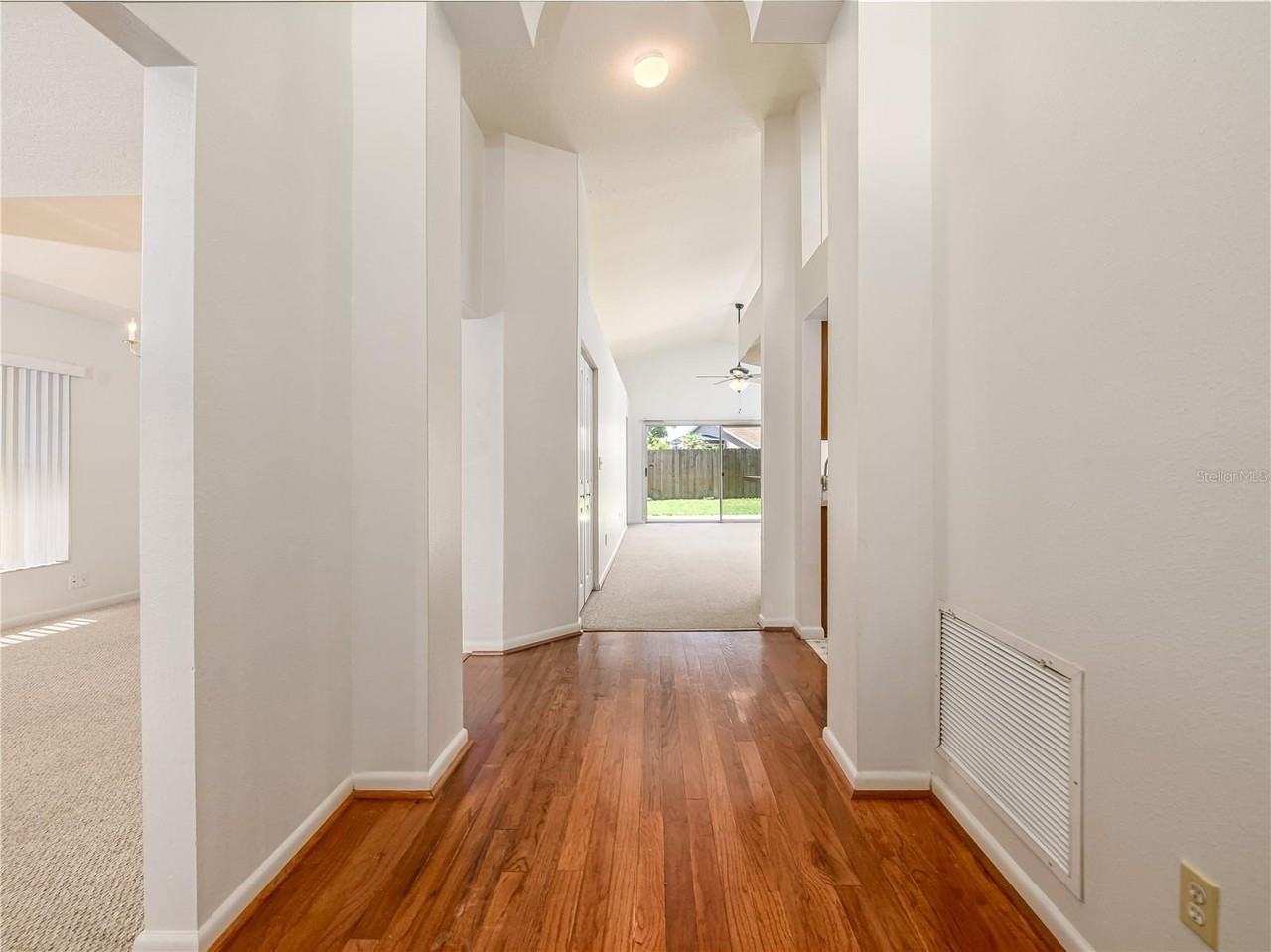 1407 Wakefield Dr - Photo 3 of 39