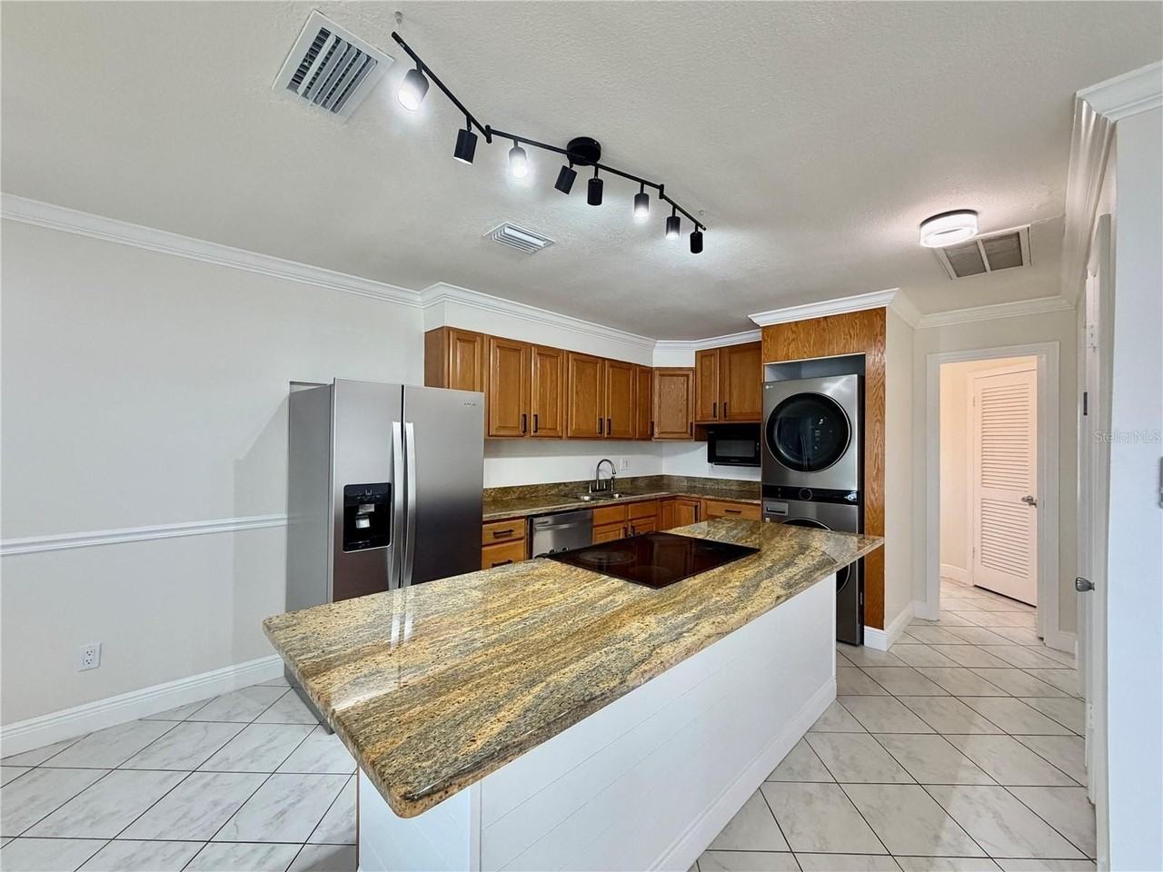 5117 Salmon Dr Se #D - Photo 5 of 33