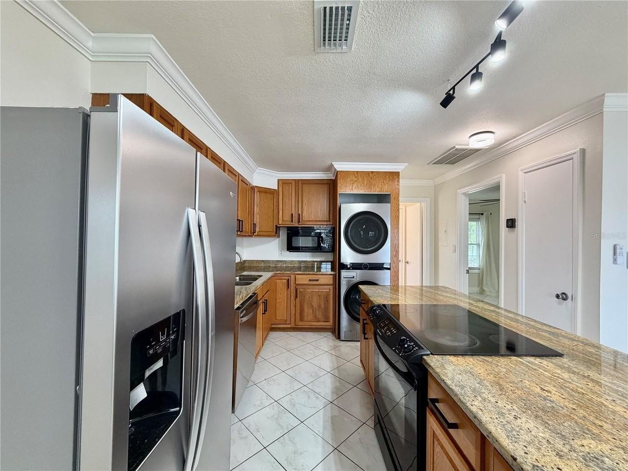 5117 Salmon Dr Se #D - Photo 6 of 33